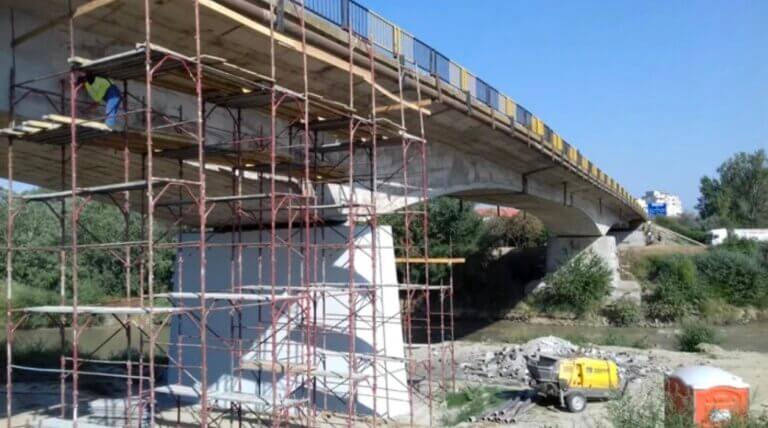 Lucrările la podul peste râul Ialomița au fost reluate. Trafic restricționat până pe 13 februarie