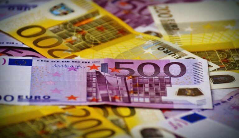 Românii cu rate imposibil de achitat primesc sprijin: noua directivă europeană obligă băncile să ofere soluții reale înainte de executare