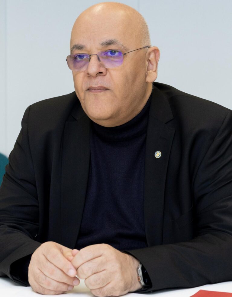 Percheziții la sediul DSU. Telefonul lui Raed Arafat, ridicat de procurori