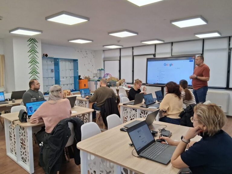 Peste 100 de persoane au urmat cursurile de competențe digitale la Biblioteca Județeană Călărași