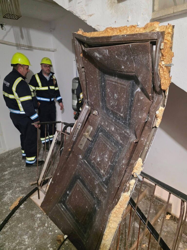 Explozie într-un bloc din Călărași: 17 persoane evacuate, 10 apartamente afectate