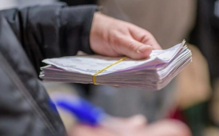 Pensiile, la mâna bugetului: ce urmează pentru românii care au economisit