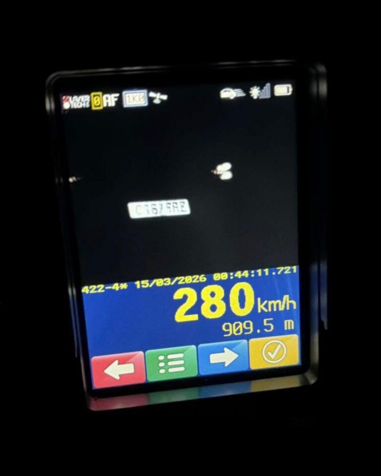 Șofer prins cu 280 km/h pe Autostrada A3, în toiul nopții. A fost sancționat și pentru lipsa RCA
