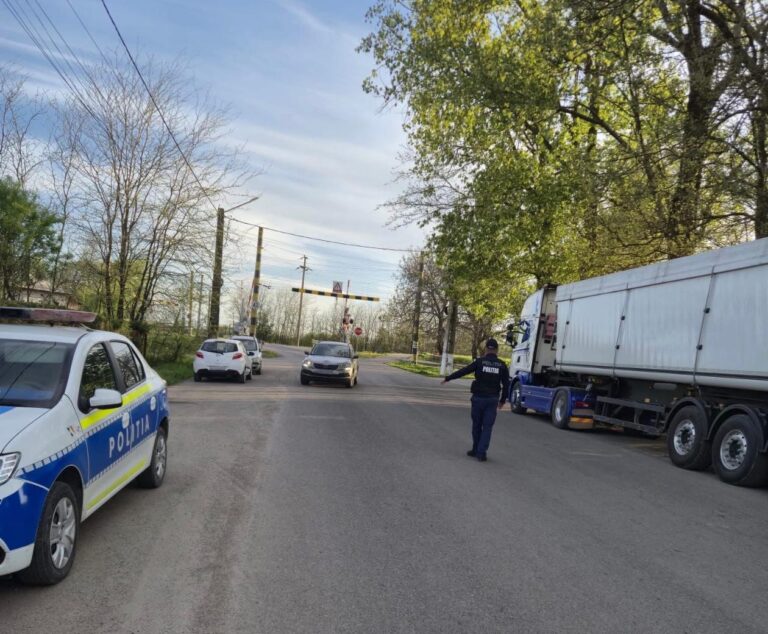 Șoferi prinși pe picior greșit la trecerile de cale ferată din Călărași. Amenzi de peste 15.000 de lei și permise suspendate