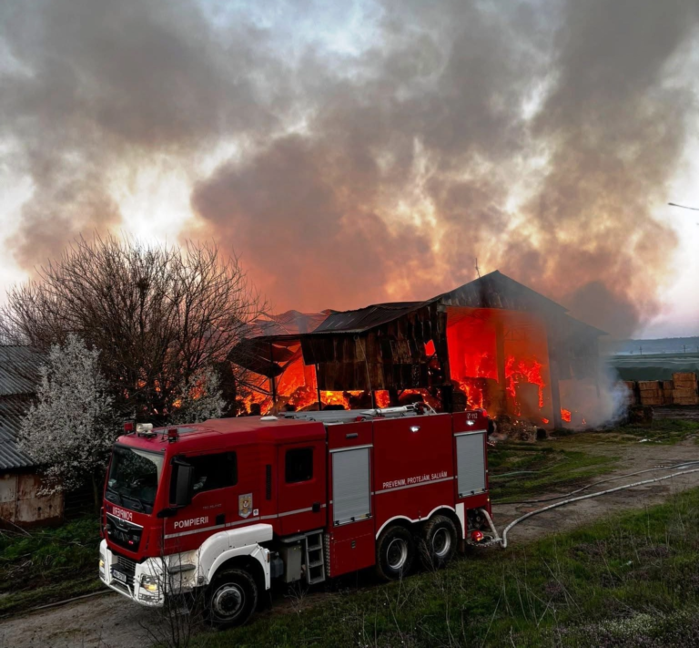 Peste 70 de intervenții ale pompierilor din Călărași în doar trei zile. Accidente, incendii și urgențe medicale